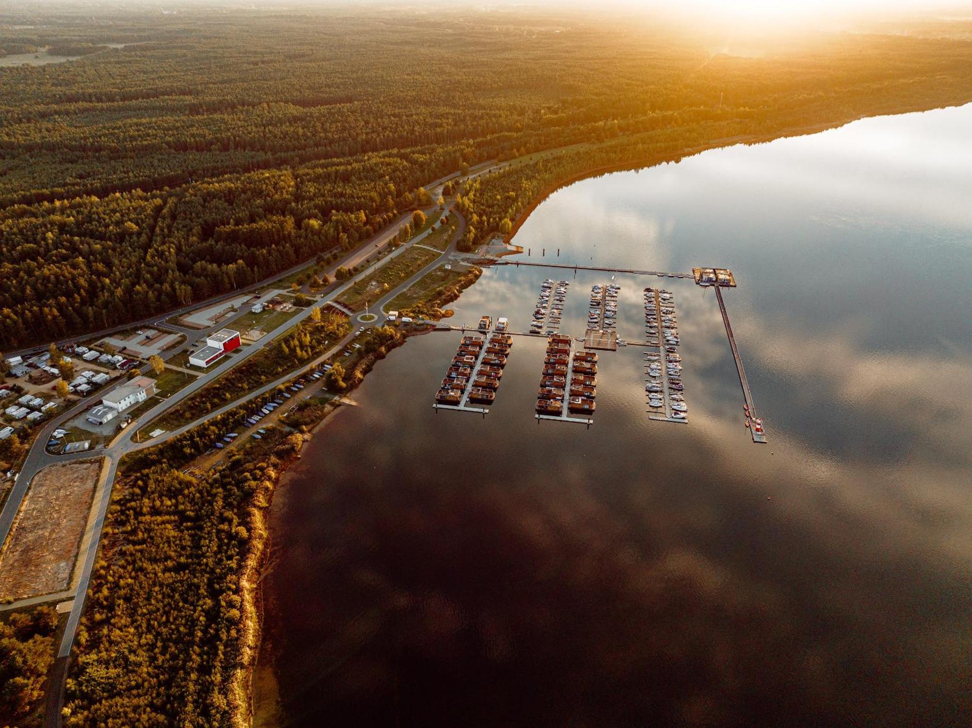 Klitten Floatinghouses Baerwalder See מראה חיצוני תמונה
